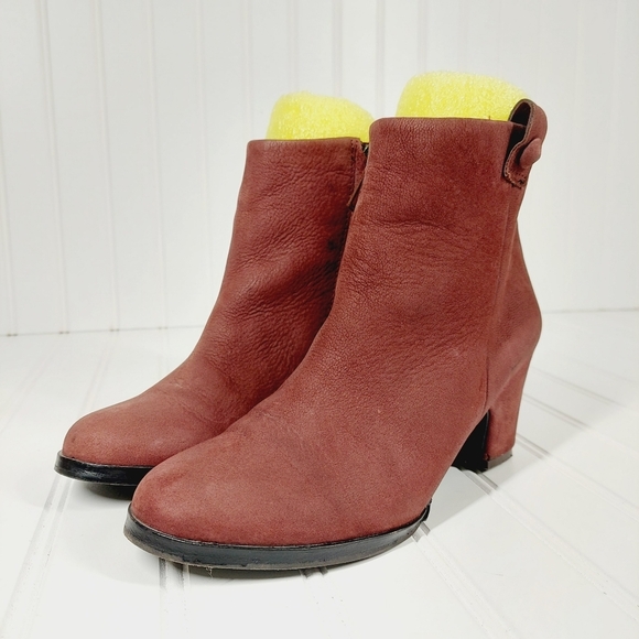 Gentle Souls Soft Cast Red Leather Block Heel Bootie A947 - Picture 2 of 11